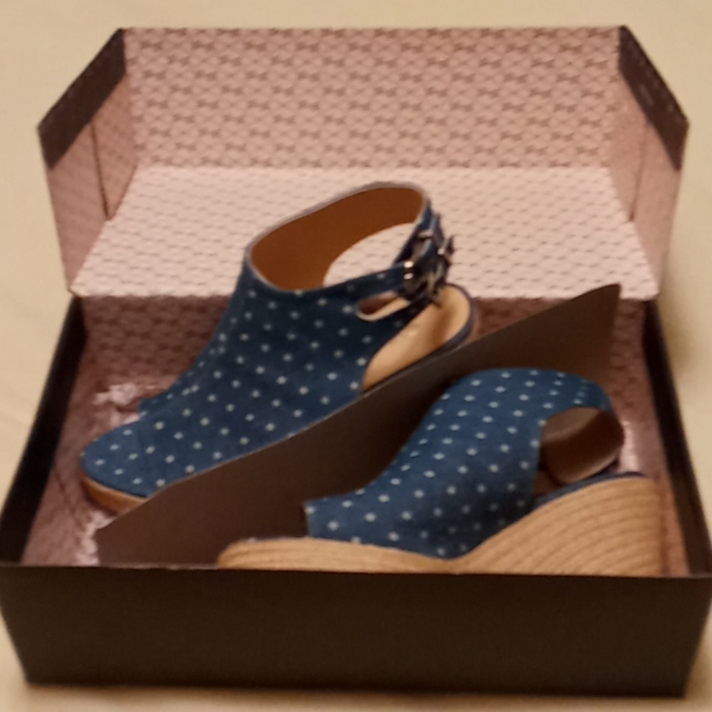 Like NEW,Victoria Secret,Blue Denim with White Polka Dots,Wedge Heel,Booties💙🦋 - Picture 13 of 13